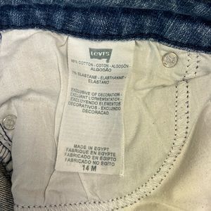 Levi’s. Women’s straight leg jeans